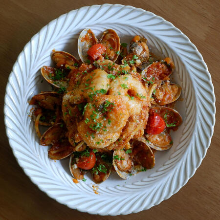 pomodoro w prawns &amp; clams