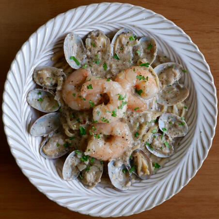 creamy portobello w prawns & clams